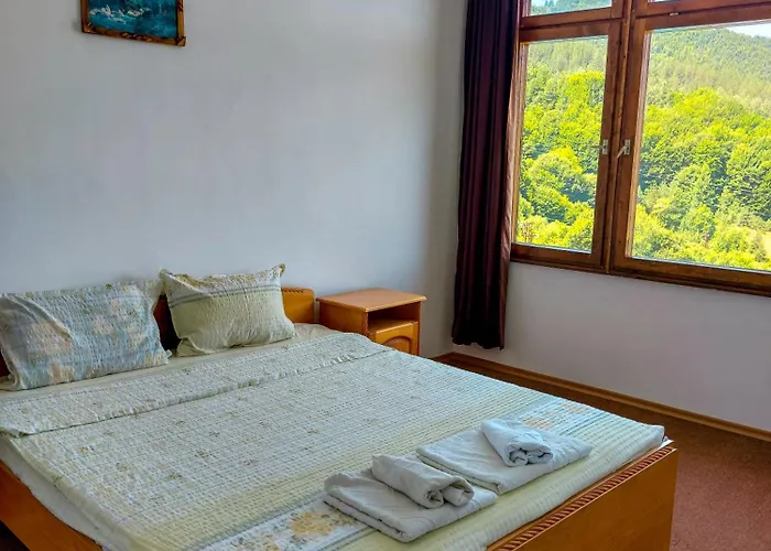 Hotel кючуковата къща